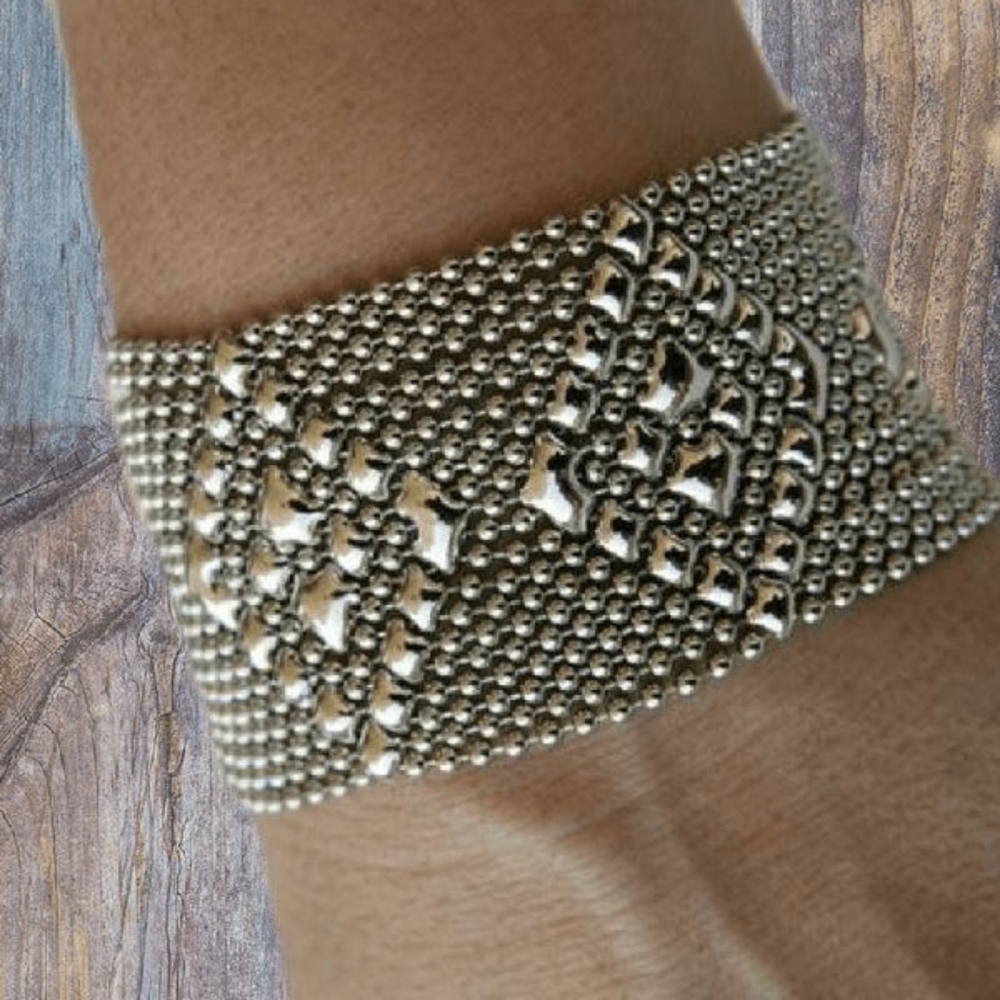 Euc SG liquid Metal Mesh Cuff Bracelet